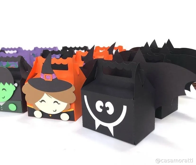 Kit festa personalizado artesanal com caixinhas decoradas e elementos temáticos