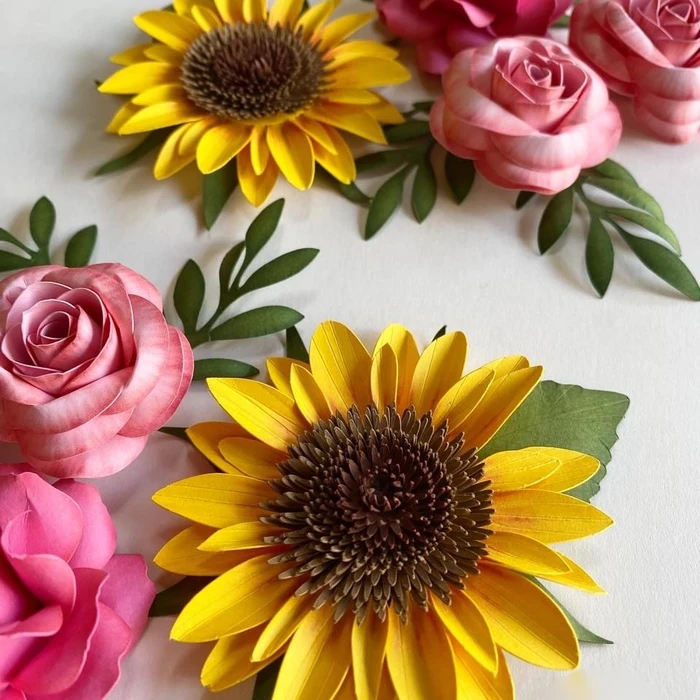 Flores de papel artesanais personalizadas para decoração de festas e eventos