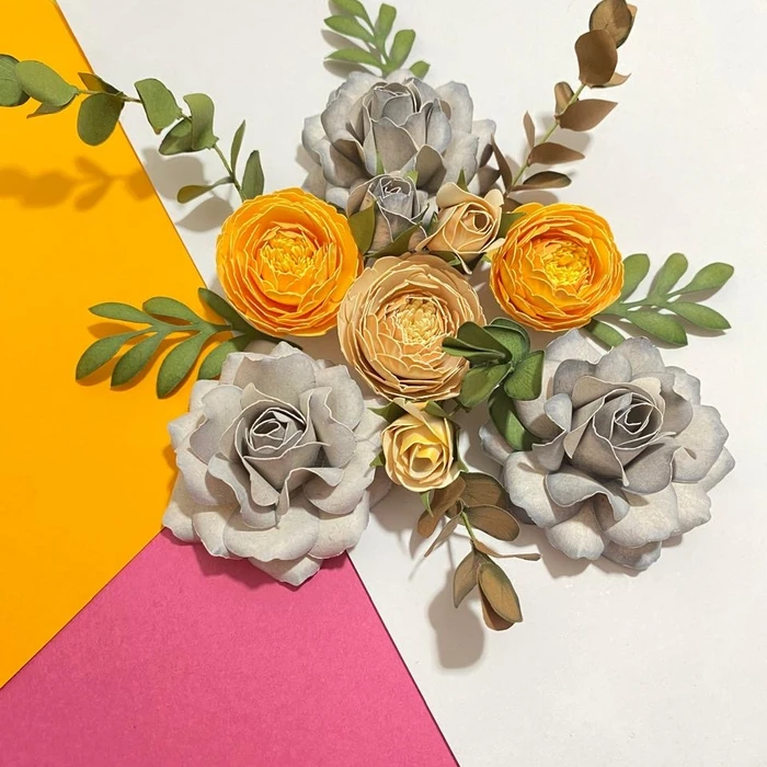 Flores de papel artesanais personalizadas para decoração de festas e eventos
